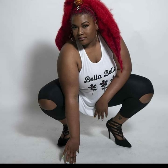 💥 CLOSET CLOSING SALE 💥 FREE LEGGINGS💥Women's Racerback Tank Tee-NWOT - Picture 3 of 4